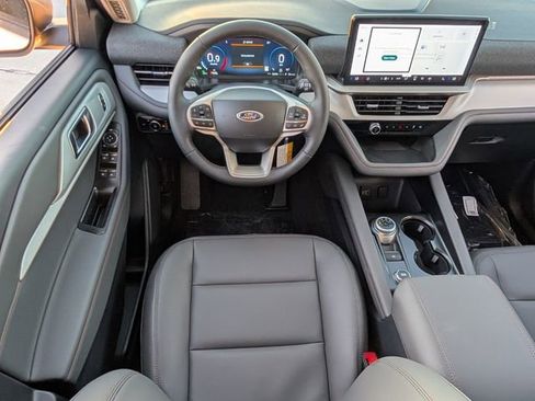 New 2026 Ford Explorer Active w/ Active Comfort Package image 8