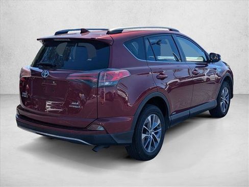 Used 2018 Toyota RAV4 XLE image 5