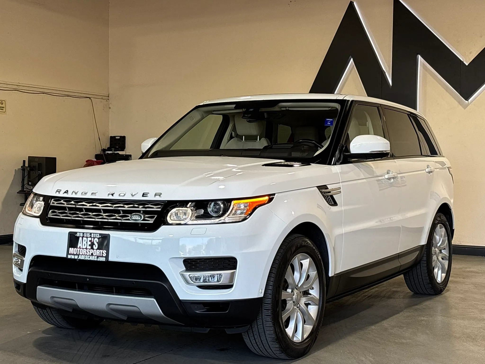 Used 2016 Land Rover Range Rover Sport HSE AWD/4WD image 1