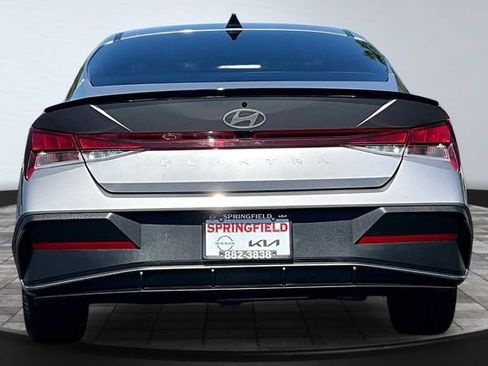 Used 2025 Hyundai Elantra Sport FWD image 5