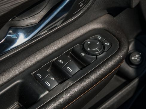 Used 2020 GMC Terrain SLT w/ Preferred Package AWD/4WD image 9