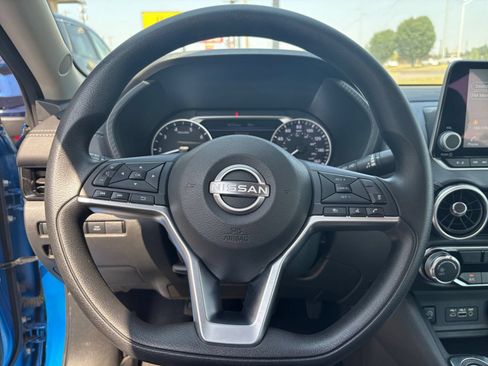 Used 2025 Nissan Sentra SV FWD image 21