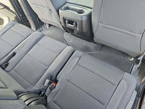 New 2026 Chevrolet Suburban LS image 11