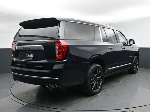 Used 2023 GMC Yukon XL Denali w/ Denali Reserve Package image 23