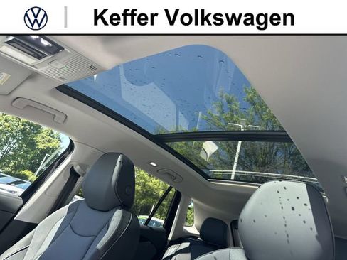 New 2026 Volkswagen Tiguan SE FWD image 26