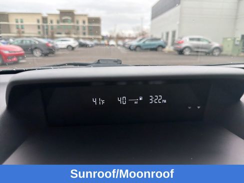 Used 2023 Subaru Forester Premium image 15