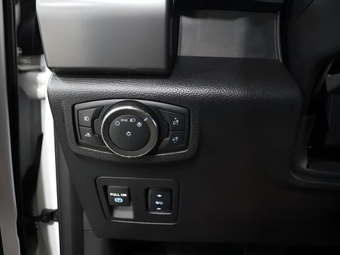 Used 2017 Ford F150 XLT w/ Equipment Group 302A Luxury AWD/4WD image 19