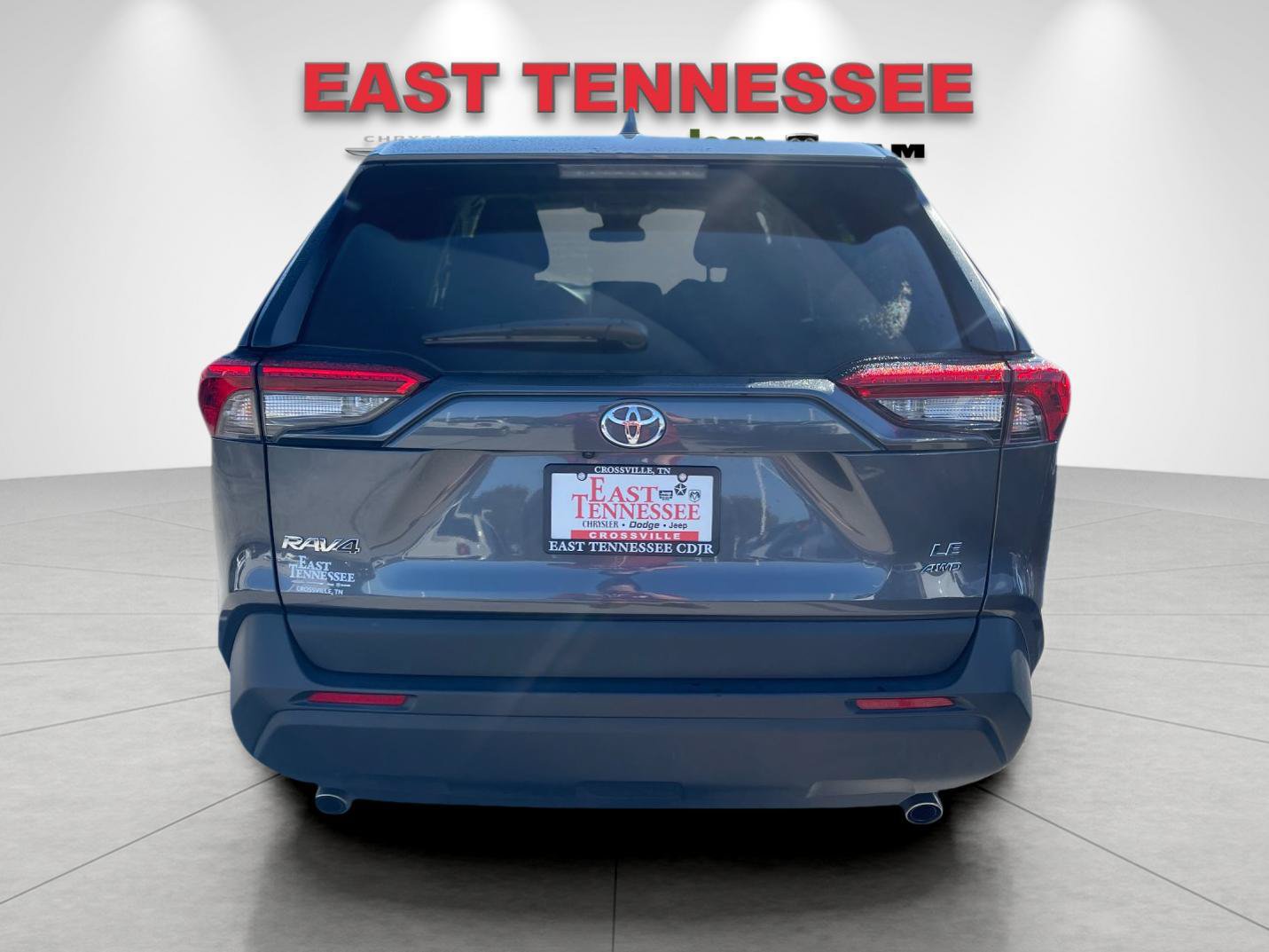 Used 2025 Toyota RAV4 LE AWD/4WD image 4