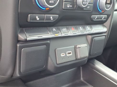 Used 2022 Chevrolet Silverado 1500 RST w/ Z71 Off-Road Package AWD/4WD image 15
