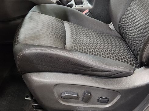 Used 2019 Nissan Rogue SV image 45