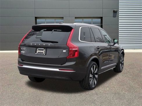 Used 2024 Volvo XC90 T8 Ultimate image 7