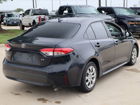Used 2024 Toyota Corolla LE FWD image 3