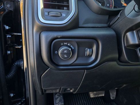New 2026 RAM 2500 Big Horn AWD/4WD image 12