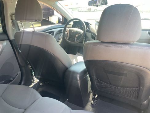 Used 2013 Hyundai Elantra GLS FWD image 23