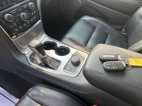 Used 2020 Jeep Grand Cherokee High Altitude AWD/4WD image 18