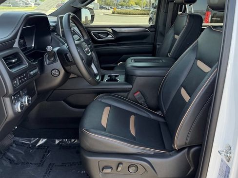 Used 2023 GMC Yukon AT4 w/ AT4 Premium Package AWD/4WD image 16