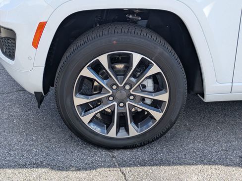 New 2025 Jeep Grand Cherokee Overland w/ Adv Protech Group III AWD/4WD image 53