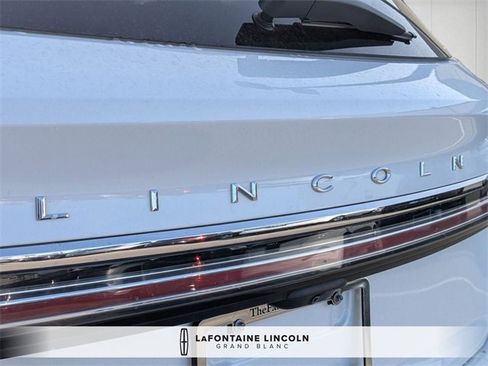 Certified 2023 Lincoln Nautilus Reserve image 9