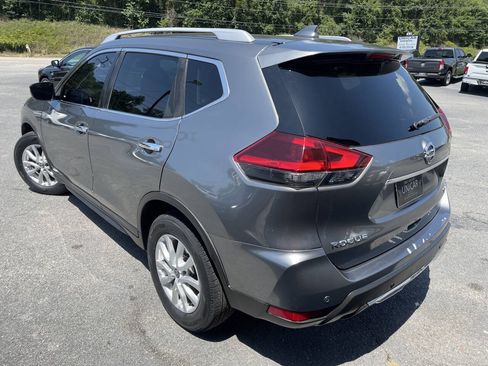 Used 2020 Nissan Rogue SV FWD image 5