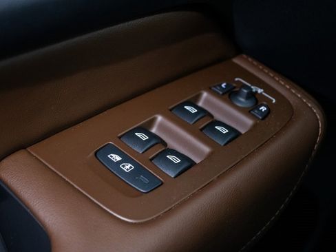 New 2024 Volvo XC60 T8 Plus w/ Protection Package Premier image 18