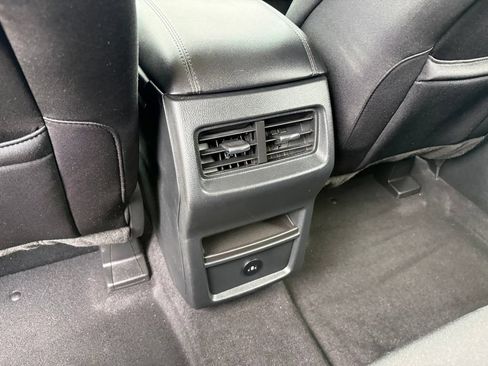 Used 2023 Ford Edge SE w/ Black Appearance Package AWD/4WD image 18