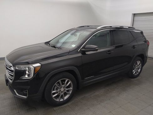 Used 2022 GMC Terrain SLT FWD image 2