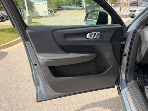Certified 2023 Volvo C40 Recharge Core AWD/4WD image 22