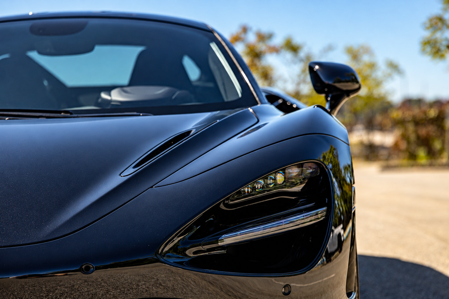 Used 2024 McLaren 750S RWD image 19