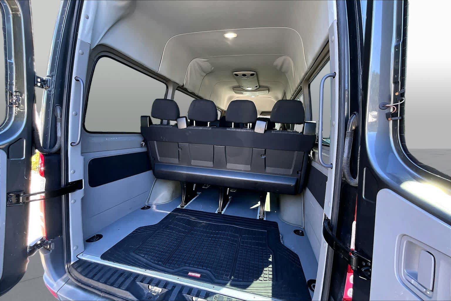 Used 2016 Mercedes-Benz Sprinter 2500 image 19