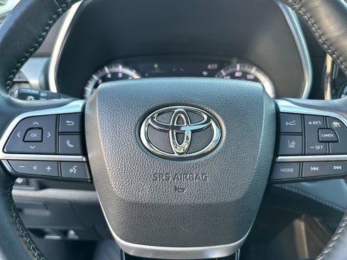 Used 2022 Toyota Highlander Platinum image 30