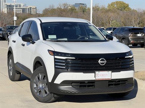 New 2026 Nissan Kicks S image 2