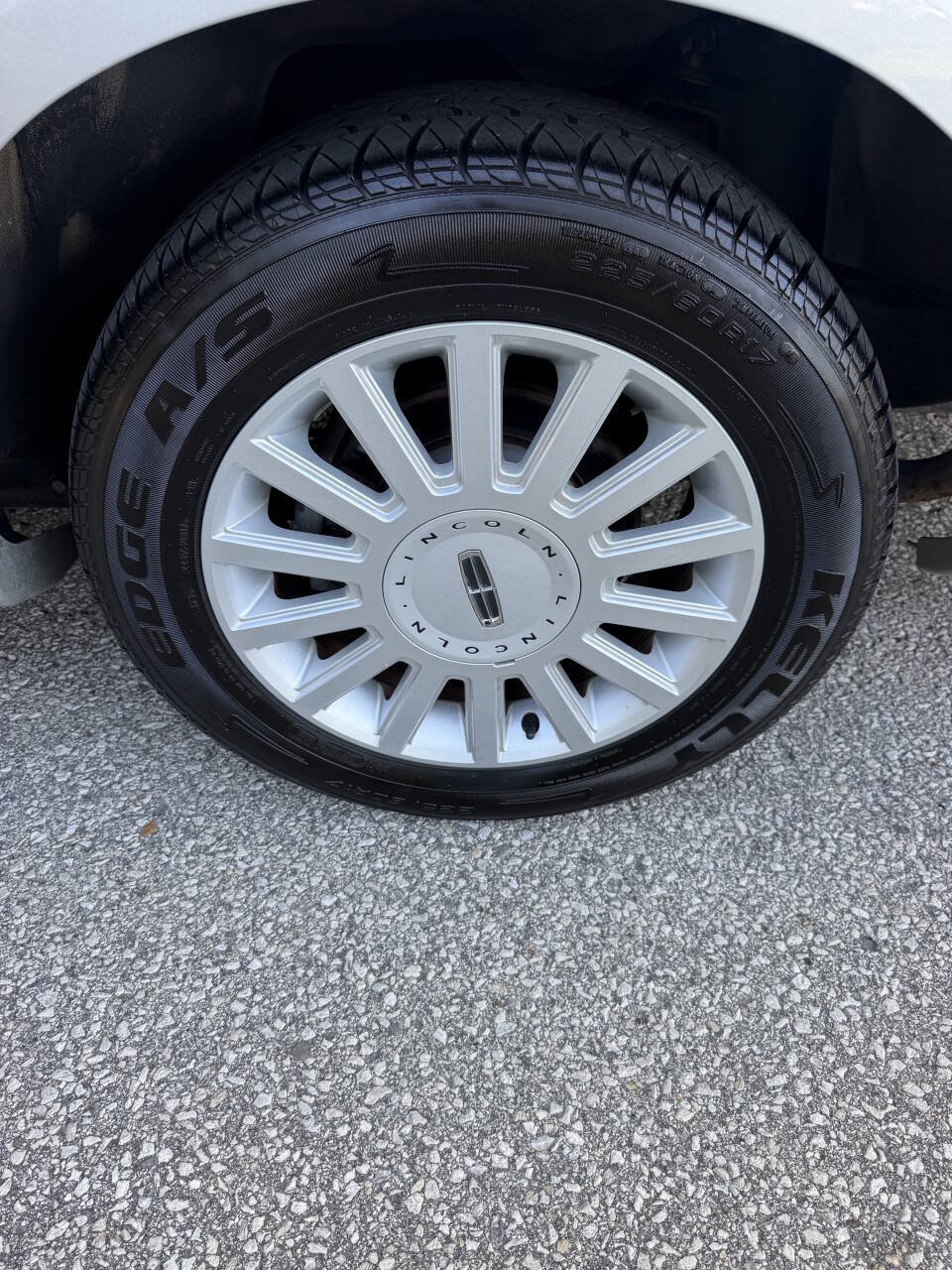 Used 2005 Lincoln Town Car Signature RWD image 21
