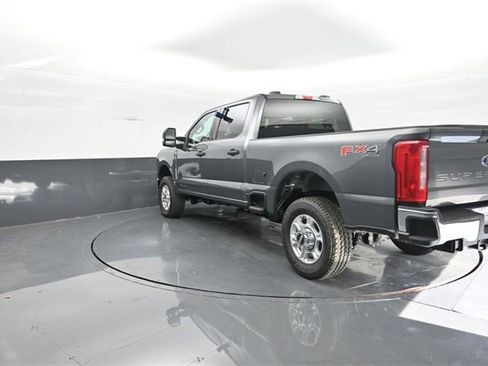 New 2026 Ford F350 XLT w/ FX4 Off-Road Package image 5