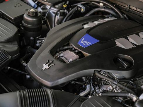 Used 2017 Maserati Levante S image 49