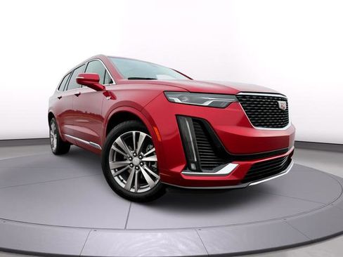 Certified 2025 Cadillac XT6 Premium Luxury image 2