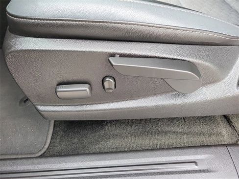 Used 2018 Chevrolet Colorado Z71 image 19