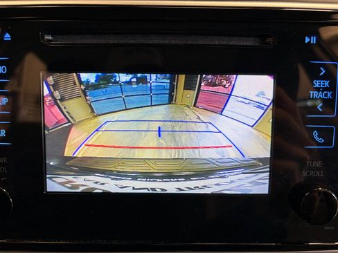 Used 2017 Toyota Corolla SE FWD image 14