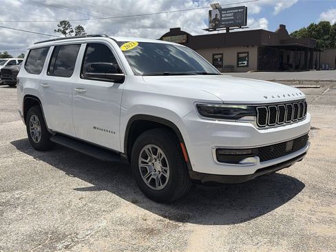 Used 2023 Jeep Wagoneer 4WD image 9