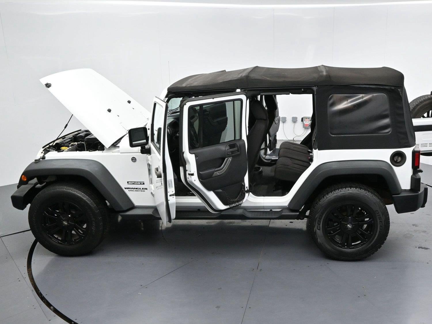 Used 2015 Jeep Wrangler Unlimited Sport w/ Quick Order Package 24S AWD/4WD image 38