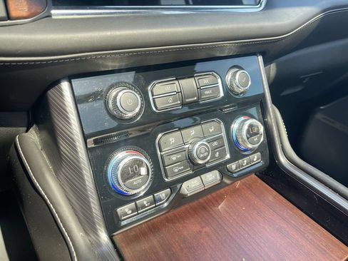 Used 2023 GMC Yukon Denali Ultimate AWD/4WD image 26