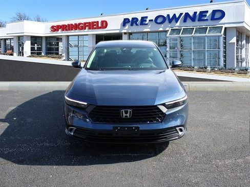 Used 2025 Honda Accord Touring image 2