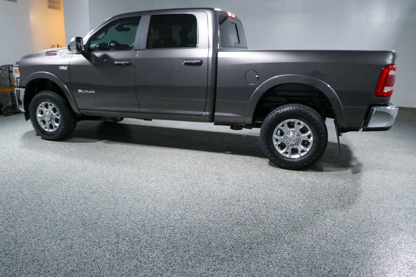 Used 2022 RAM 2500 Laramie w/ Protection Group AWD/4WD image 10