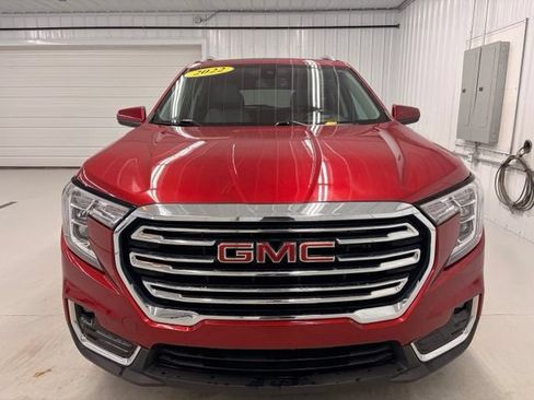Used 2022 GMC Terrain SLT FWD image 2