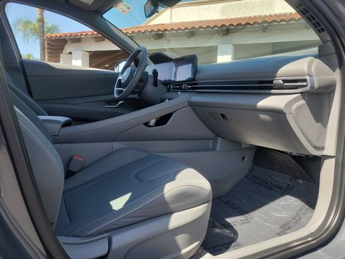 Used 2023 Hyundai Elantra SEL w/ Convenience Package FWD image 23