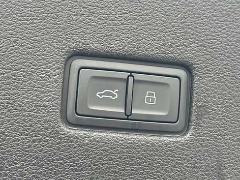 Used 2023 Audi RS Q8 w/ Black Optic Package image 20