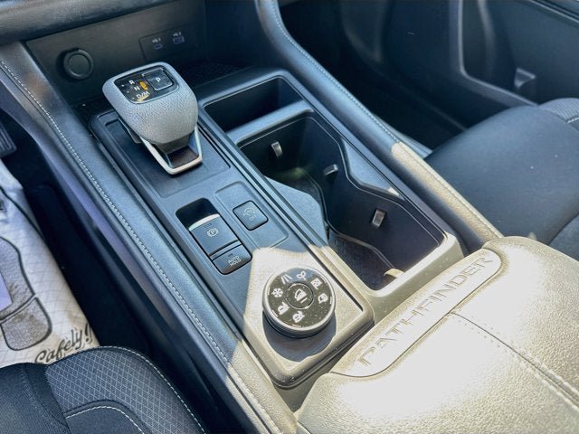 Used 2024 Nissan Pathfinder S AWD/4WD image 14
