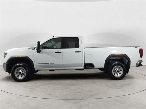 Used 2024 GMC Sierra 2500 Pro w/ Convenience Package image 2