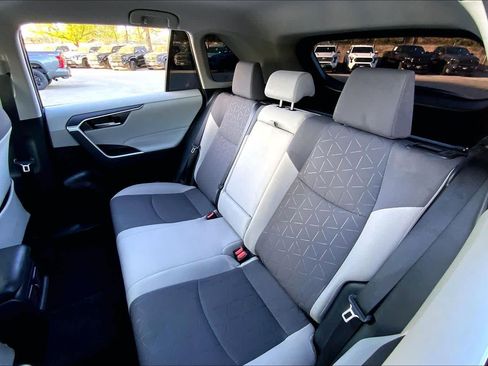 Used 2023 Toyota RAV4 XLE image 19