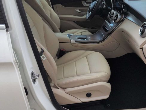 Used 2021 Mercedes-Benz GLC 300 4MATIC image 24