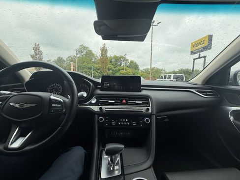 Used 2025 Genesis G70 2.5T image 33